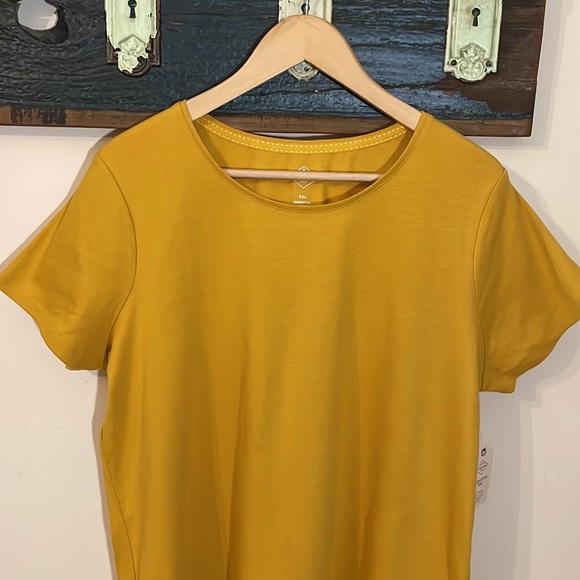 2/$18 St. John’s Bay Medieval Gold Essential Tee Size XXL - Picture 4 of 8